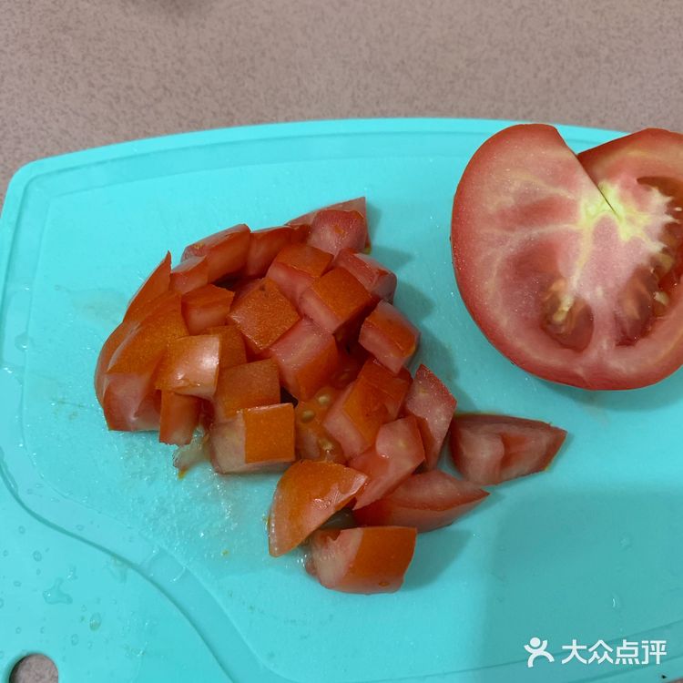 酸酸甜甜的番茄虾仁红烧牛肉面