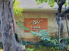-Chom Cafe and Restaurant