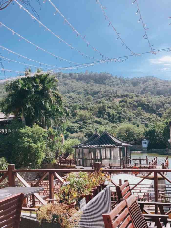 先歌山水山庄(九围店)-"93朋友推荐说这里环境不错也比较有特色,.