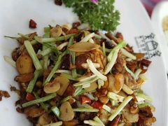 -香巴拉云南餐厅(华莱坞店)