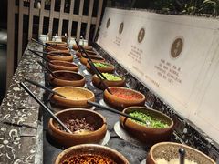 -湊湊火锅·茶憩(南京东路悦荟店)