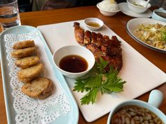-莲餐厅·湖北菜·潜江小龙虾店(愚园路店)