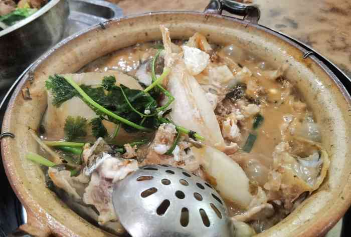 华仔土鸡店(平洲店)-"大排档的环境,大排档的价格,大排档的服务.