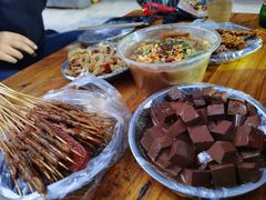 -梁老三麻辣鸡头总店