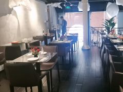 -LESCEDARS Brasserie Bistro香柏树