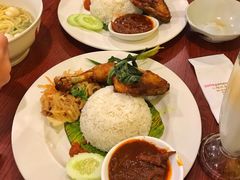 娘惹炸鸡套饭-小槟城美食馆