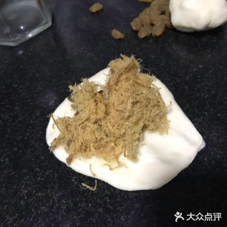 肚子里有料之低糖低油迷你肉松面包