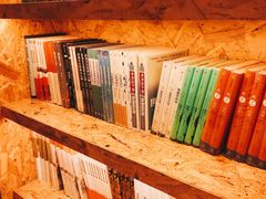 -新华里咖啡书吧(新华书店小寨店)