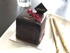 -UNI UNI(环亚凯瑟琳店)