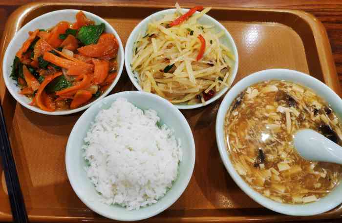 鸿喜饭堂(东站店)-"临安东站坐车回市区,看看临近中午饭店,刚.