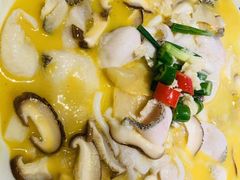 QQ酸汤鱼-蜜桃餐厅·江浙融合菜(荟聚购物中心店)