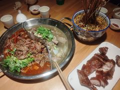 -大众跷脚牛肉馆·非遗传承单位(峨眉山店)