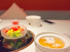 缤纷雪燕浸桃胶-川越泰火锅(吉利大厦店)