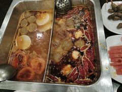 -百年川椒重庆老火锅(光谷店)