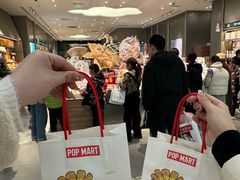 -泡泡玛特POPMART(武汉新天地南馆店)