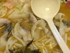 金汤去骨酸菜鱼粉-鑫花溪牛肉米粉(苏州中心店)