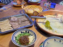 -洱火云南酸菜牛肉火锅(石景山当代商城店)