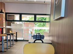 用餐区-麦当劳(电白服务区店)