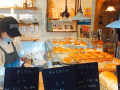 面包甜点陈列柜-仙峰天然面包(迎宾路店)