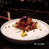 花菜梗真的是爱了 每次都认真的吃着比较着