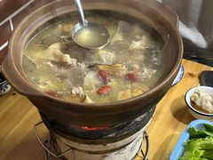 连州果园鸡-威邵鸡煲(西华路总店)