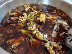 乌鱼美牛蛙混吃-重庆何乌鱼(南湖逸家店)
