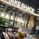 shake shack 加班狗首选,营业到晚上22点