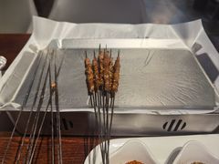 -三个大叔烤羊肉串·歌手驻唱·碳烤鲜肉(西三旗店)
