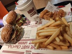 -The Habit Burger Grill 哈比特汉堡(复兴soho店)