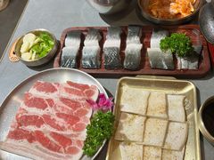 -围炉肉舍•炭烤活鳗•丹东海鲜烤肉(步行街店)