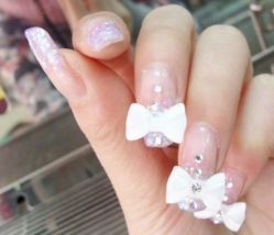 简单而好看吧-Hello Kitty 时尚美甲