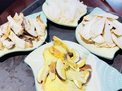 -菌之家·专业纯野生菌火锅·特色炒菌