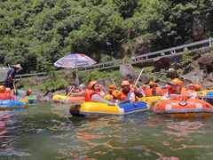 -安吉龙王山峡谷漂流