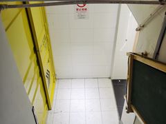 -美立方自助仓(新华医院店)