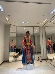 点击看大图 -GRACE KELLY婚纱与礼服(北京店)