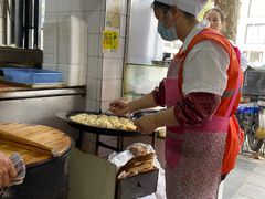 -黄阿姨锅贴大王(万航渡路店)