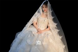 点击看大图 -艾拉·女王婚纱礼服馆
