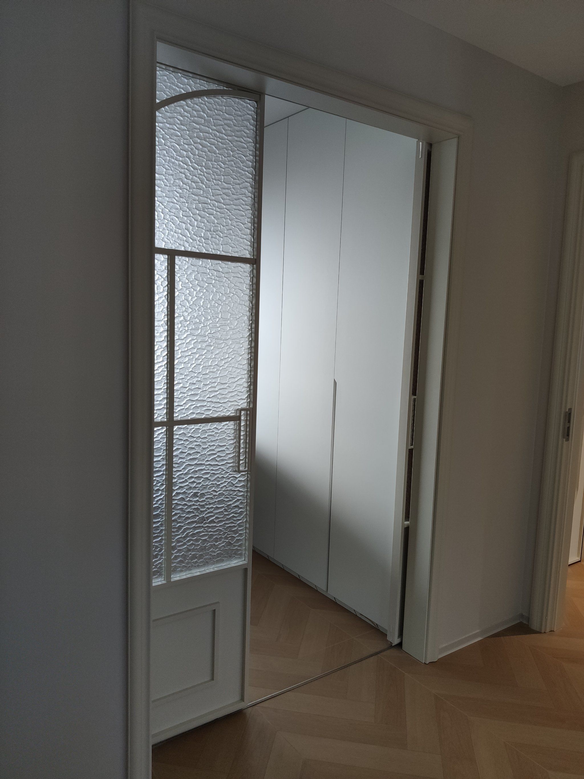 玻璃门～清晰的界限