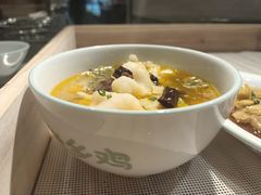 -老乡鸡(上海白玉兰广场店)