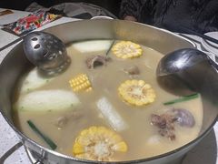 -肥仔文澳门猪骨煲(南京西路店)