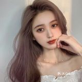 超级显白的发色。