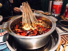 红锅-让签签飞小郡肝串串香(春熙路形象店)