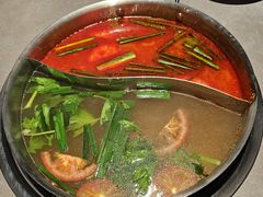 -伴山牛贵州黄牛肉火锅·苗疆非遗艺术餐厅(上海首店)