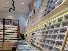 -沫芮眼镜·蔡司官方授权店(人民广场店)