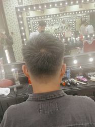 -东方先生国潮男士理发馆