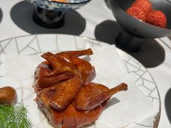脆皮乳鸽-新荣记(BFC外滩金融中心店)