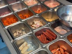 -愉肴麻辣香锅(中山路店)