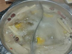 菌菇三鲜鸳鸯锅-傣妹火锅(南京东路一店)