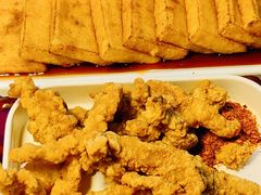 -茅草房·河畔园林火锅