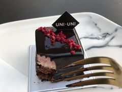 -UNI UNI(环亚凯瑟琳店)